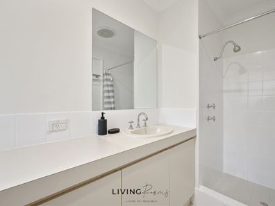 Room/1  20 Timberlane Loop, Cooloongup WA 6168