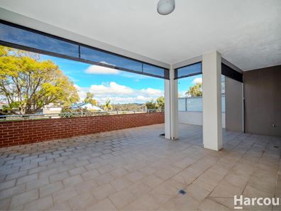 15/10 Roebuck Drive, Salter Point WA 6152