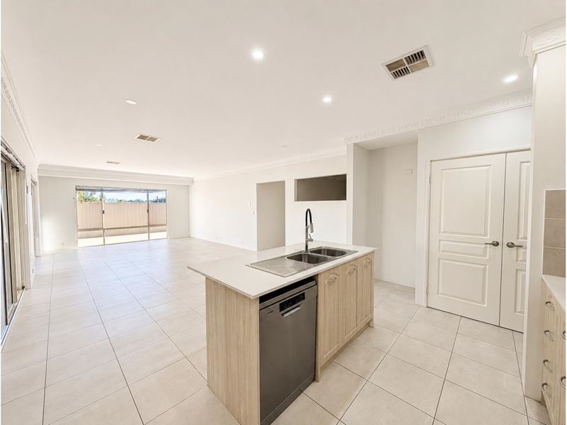 13 Glenn Place, Duncraig WA 6023