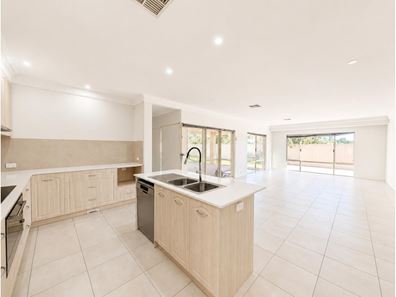 13 Glenn Place, Duncraig WA 6023