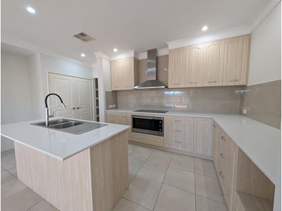 13 Glenn Place, Duncraig WA 6023