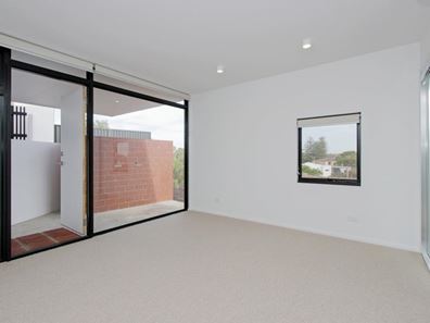 6/25 Pearl Parade, Scarborough WA 6019