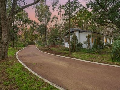 705 Prosperity Road, Stoneville WA 6081