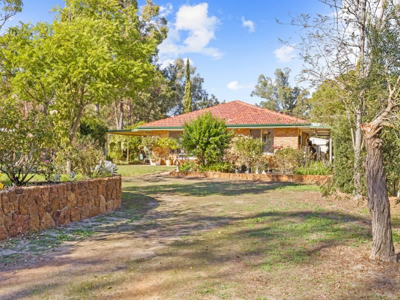 1580 Cook Street, Mount Helena