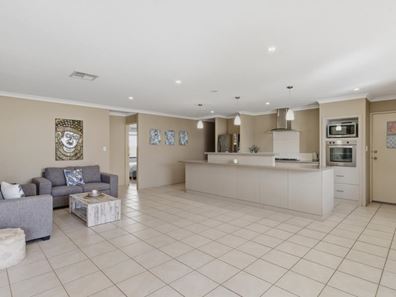 11 Culvers Road, Secret Harbour WA 6173