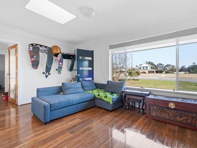 137 Seventh Road, Armadale WA 6112