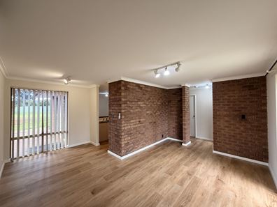 13 Northend Close, Swan View WA 6056