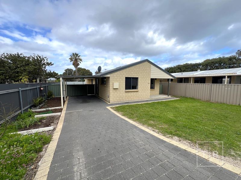 32 Princess Street, Pink Lake