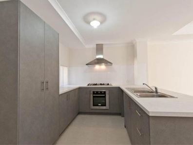 121 Shepperton Dr, Butler WA 6036