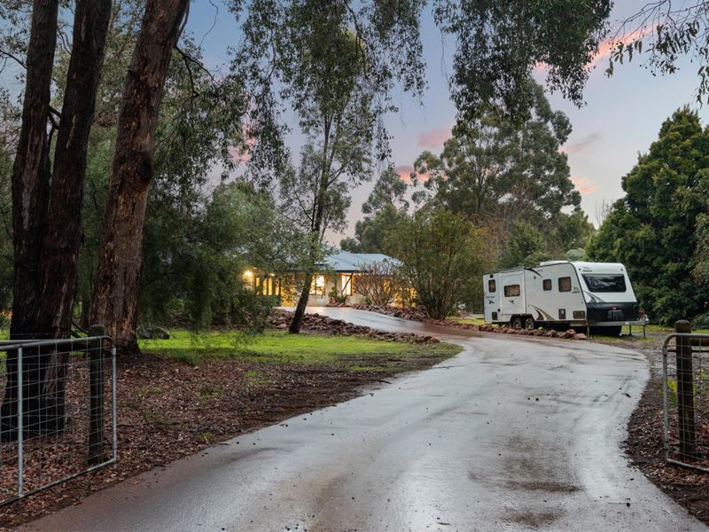 5 Sanctuary Court, Roleystone WA 6111