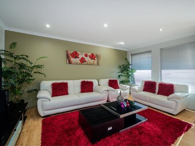 6 Pyrenees Lane, Merriwa WA 6030