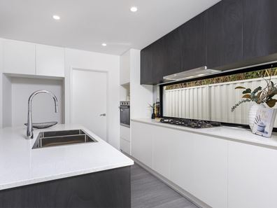 2/173 Knutsford Avenue, Rivervale WA 6103