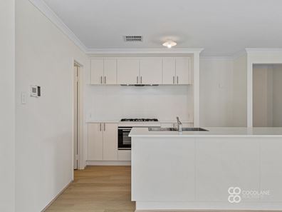 34 Townsend Street, Lakelands WA 6180