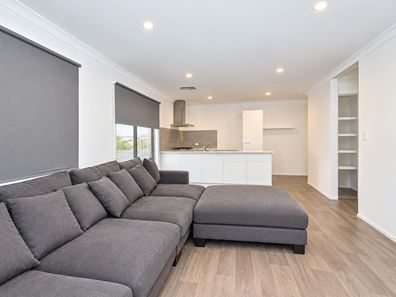 25 Kenby Chase, Wandi WA 6167