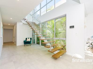 31 Alumni Terrace, Churchlands WA 6018