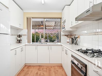 2/21 Berkshire Drive, Beldon WA 6027