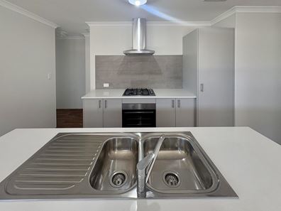34 Havant Way, Wellard WA 6170