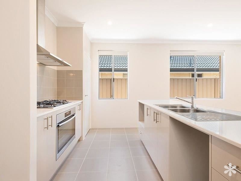 39 Serventy Crescent, Hammond Park WA 6164