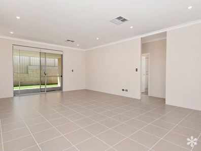 39 Serventy Crescent, Hammond Park WA 6164