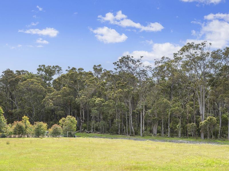 8 McDermott Parade, Witchcliffe