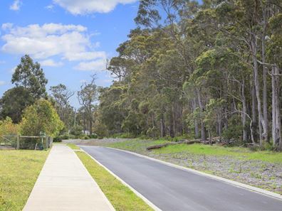 8 McDermott Parade, Witchcliffe WA 6286