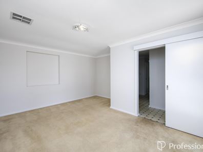 21 Sovereign Place, Forrestfield WA 6058
