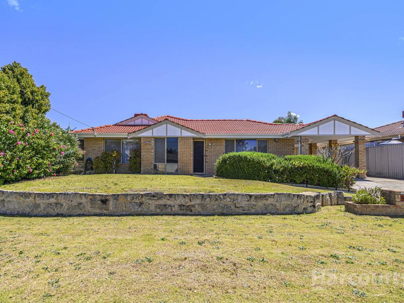 17 Woodlands Grove, Hocking WA 6065