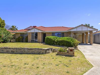 17 Woodlands Grove, Hocking WA 6065