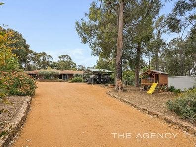 4 Hawdon Street, Stoneville WA 6081
