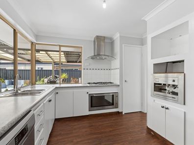 14 Nurrari Close, Waikiki WA 6169