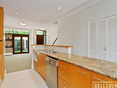 16/2 Quintilian Road, Mount Claremont WA 6010