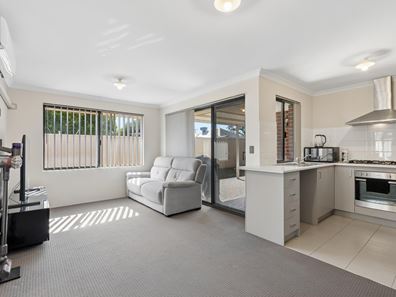 2/13 Manning Road, Gosnells WA 6110