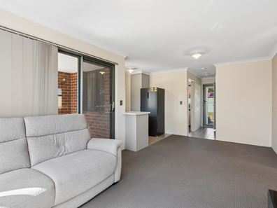 2/13 Manning Road, Gosnells WA 6110
