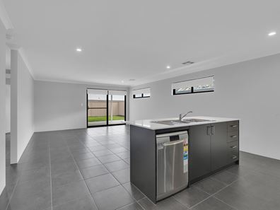 17 Shamrock Avenue, Karnup WA 6176