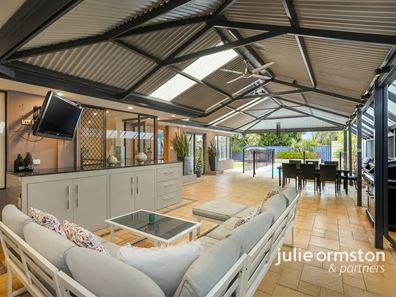 29 The Crest, Woodvale WA 6026