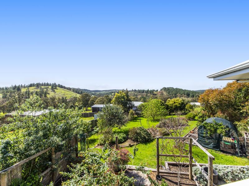 17 Hitchcock Drive, Nannup