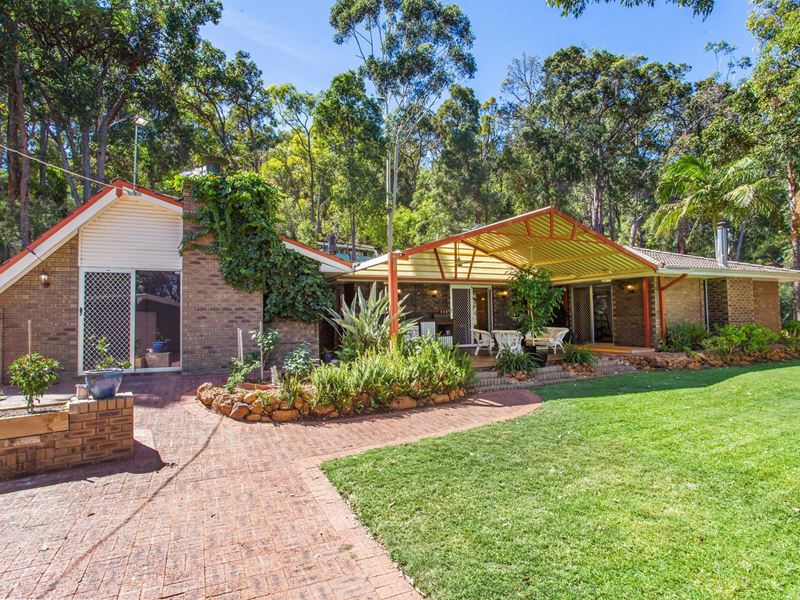 6 Mann Pl, Roleystone WA 6111