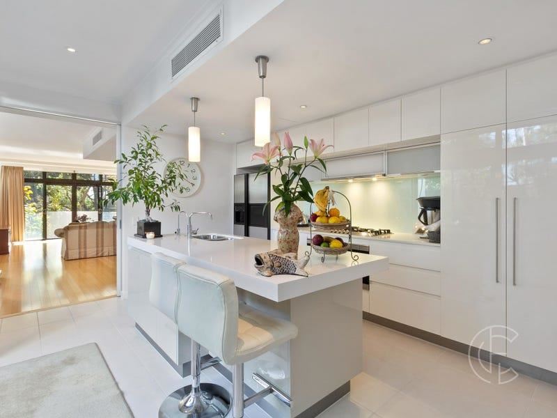 2 Lupin Hill Grove, Nedlands
