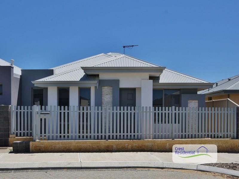 11 Wandina Way, Golden Bay WA 6174