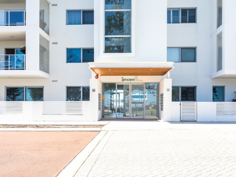 1/150 Boardwalk Boulevard, Halls Head WA 6210