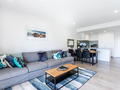 1/150 Boardwalk Boulevard, Halls Head WA 6210