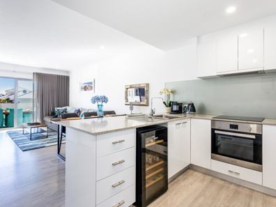 1/150 Boardwalk Boulevard, Halls Head WA 6210