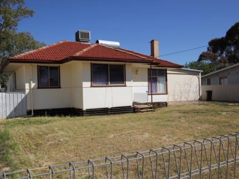 13 Pioneers Road, Merredin