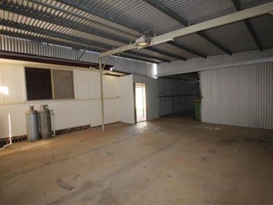 13 Pioneers Road, Merredin WA 6415