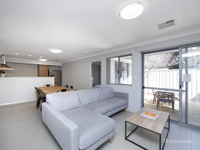 8/10 Charles East Street, Midland WA 6056