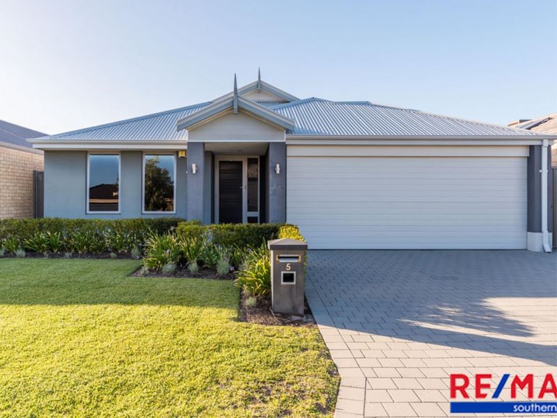 5 Blacksmith Street, Queens Park WA 6107