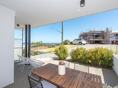 Apt 2/6 Nautilus Place, Scarborough WA 6019