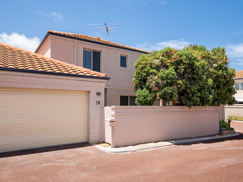18/160 West Coast Drive, Sorrento WA 6020