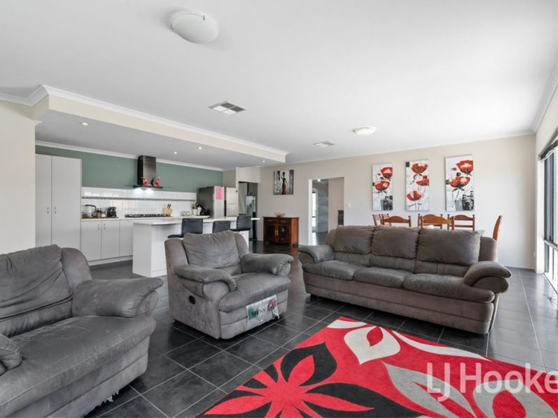 6 Starlight Pass, Seville Grove WA 6112