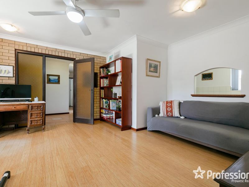 50 Woodpecker Avenue, Willetton